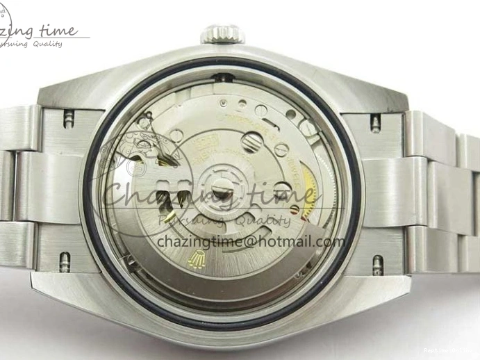 1226 Casual Oyster Perpetual 41mm 124300 EWF Best Edition Red Dial on SS Bracelet A 2856